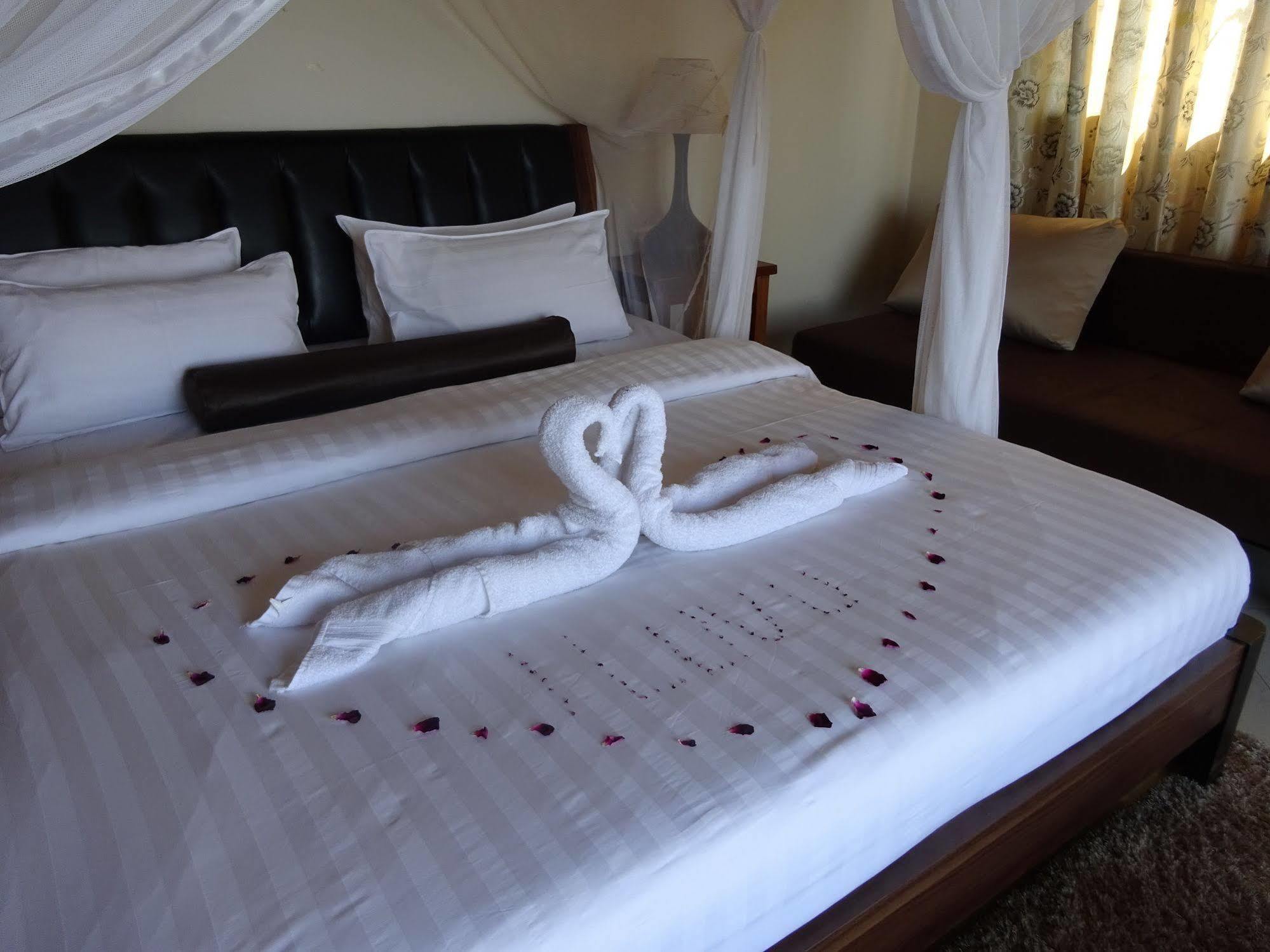 Lake Kariba Inns Siavonga Exteriör bild